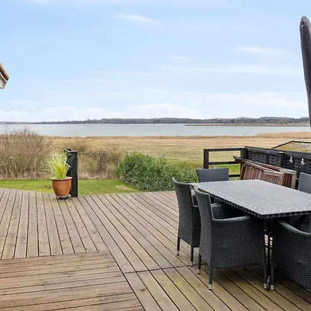 Dom wakacyjny Summer House With A Beautiful View To The Fjord *